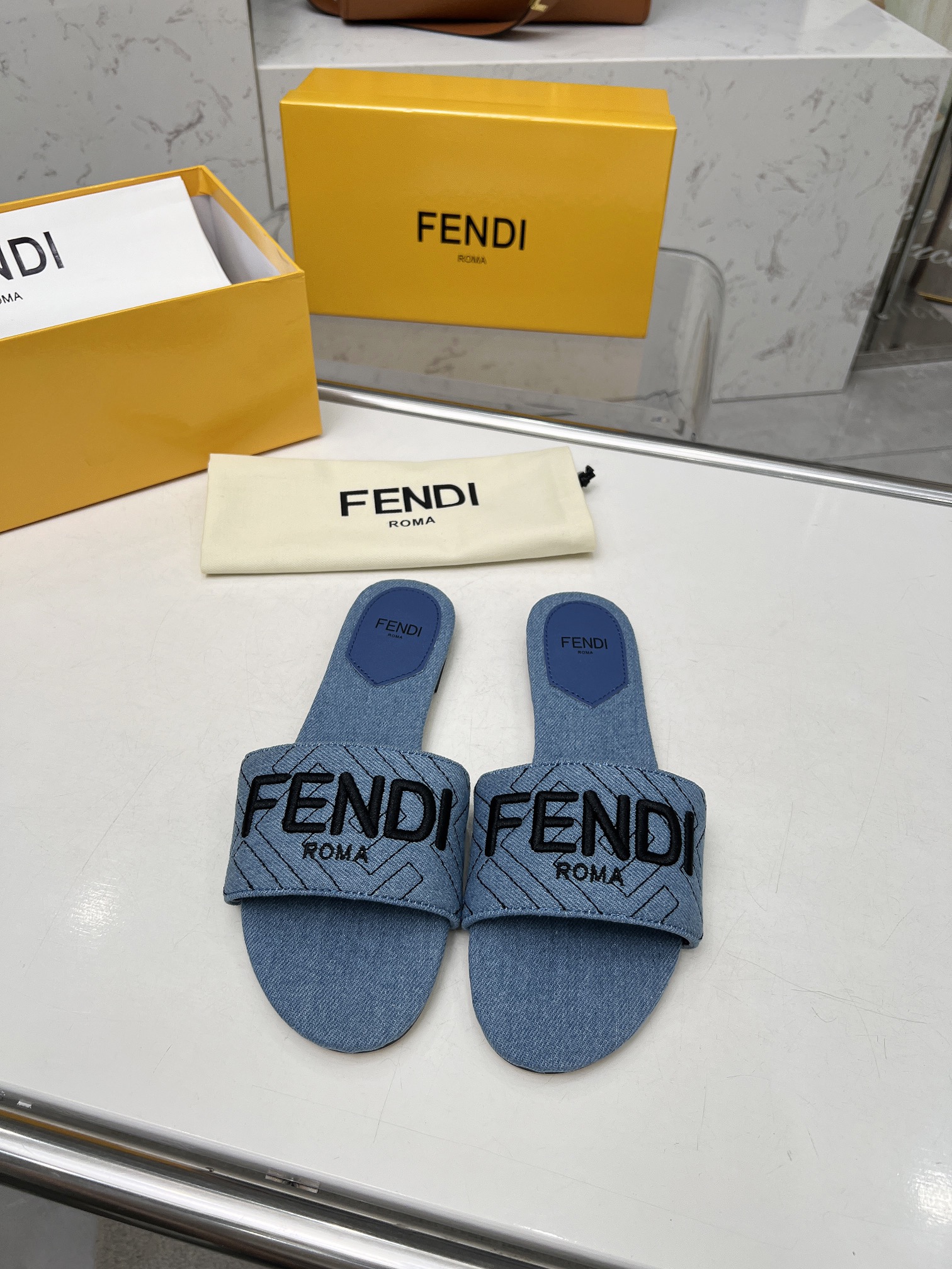 2025 Fendi Slippers Women 0702