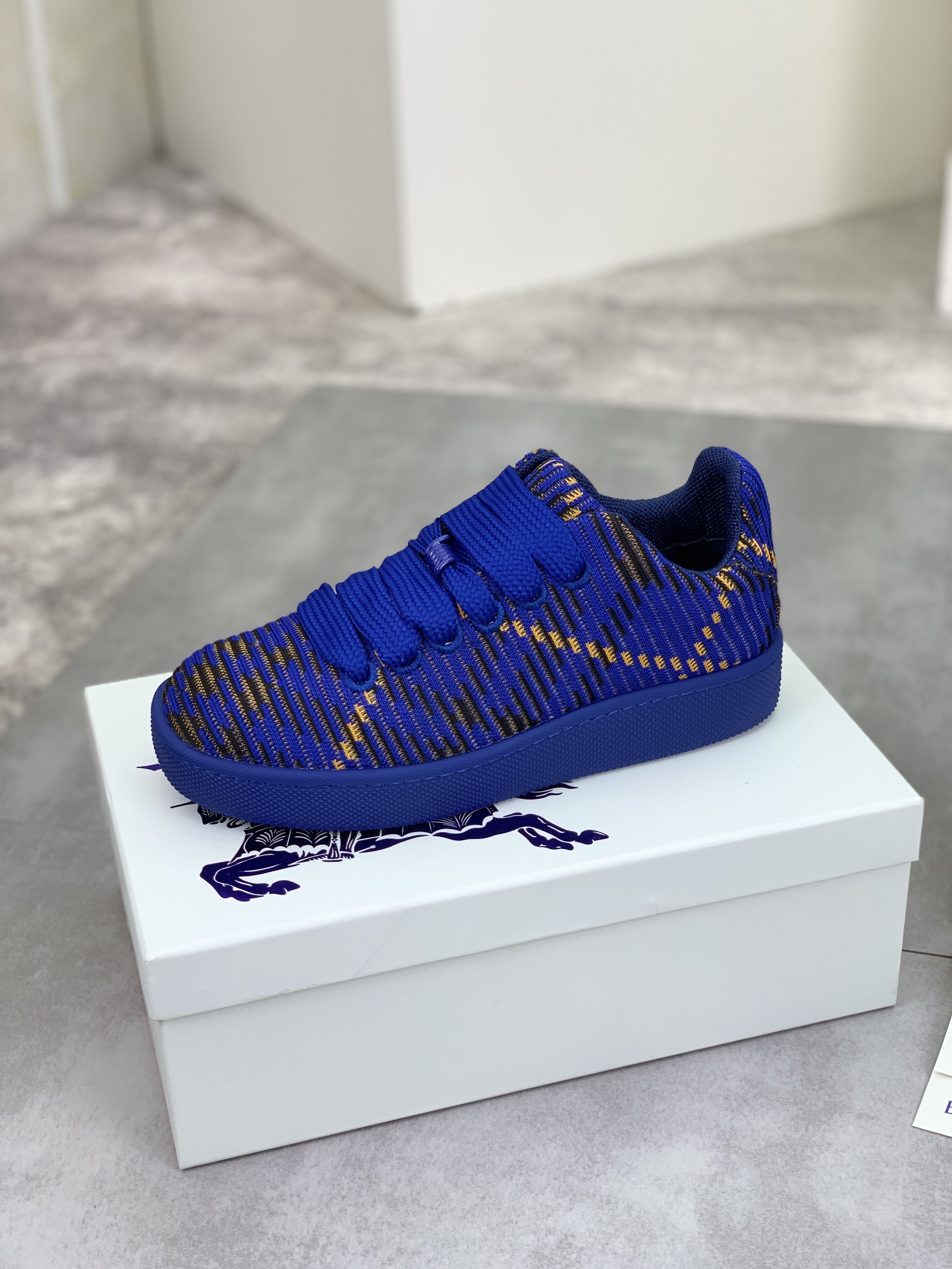 Burberry sz35-45 h0602