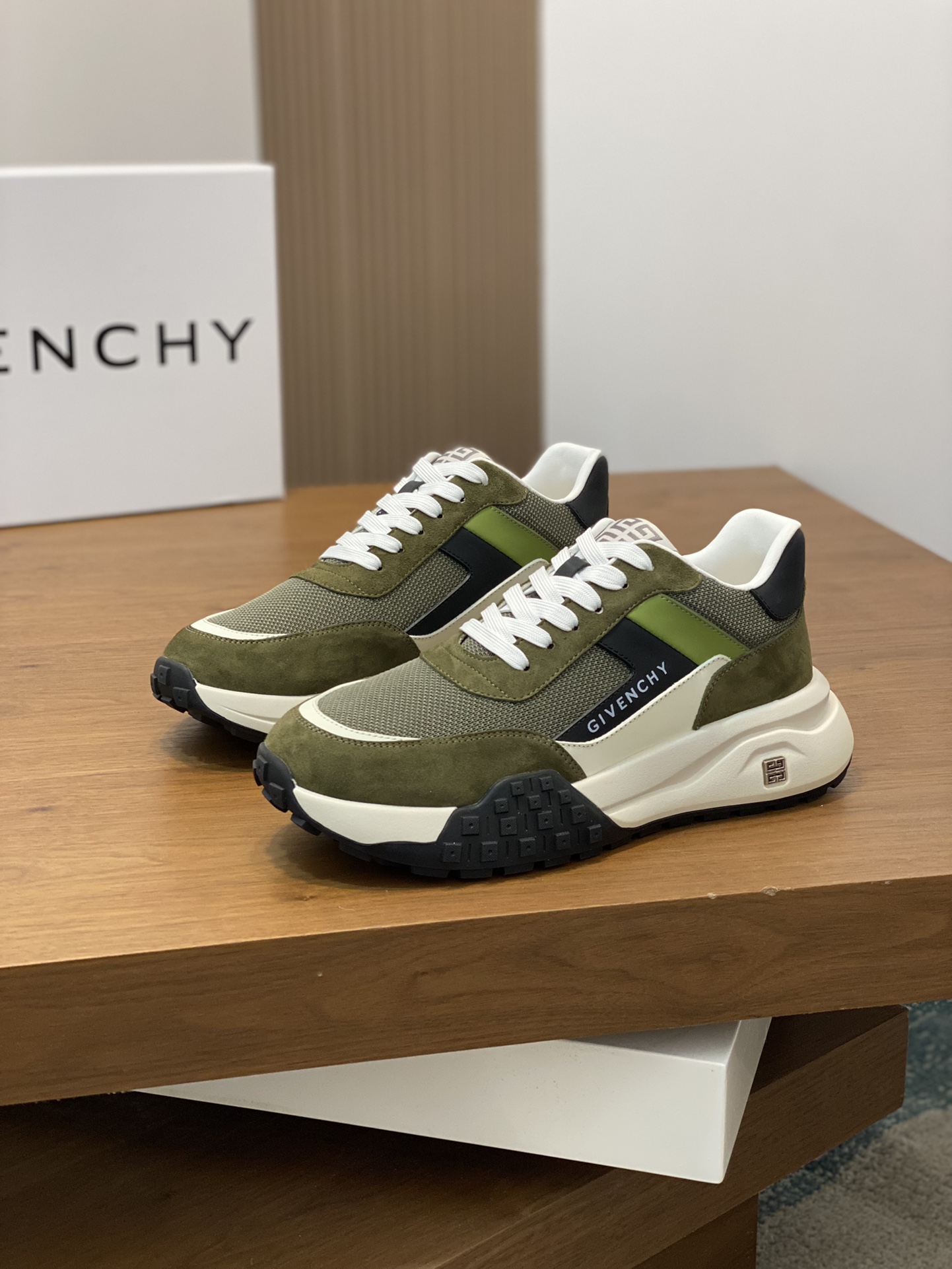 Givenchy sz39-44 h0607