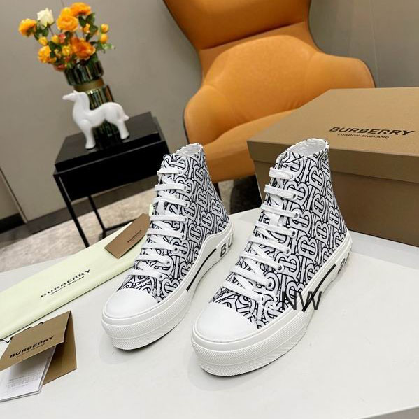 Burberry High help woman