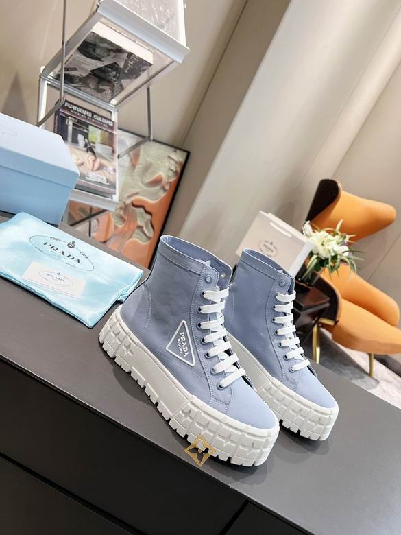 Prada High help woman Ts