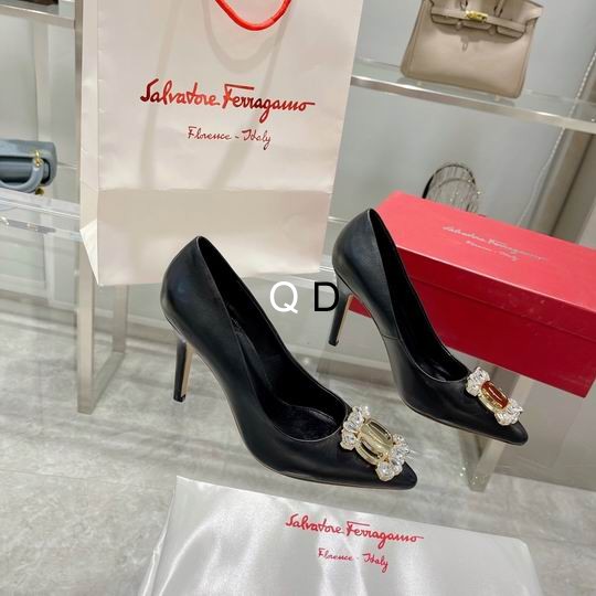 Ferragamo High heels Ts