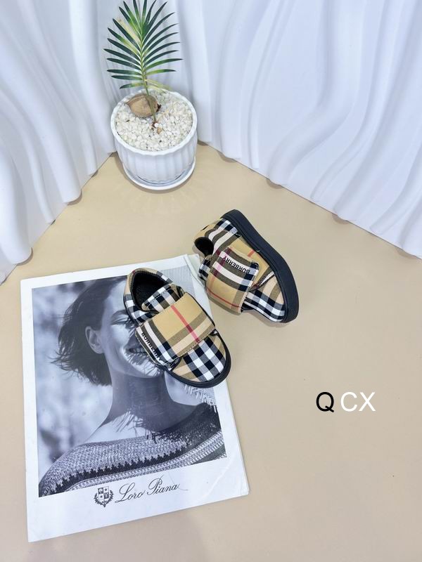 Burberry sz21-28 CX0401