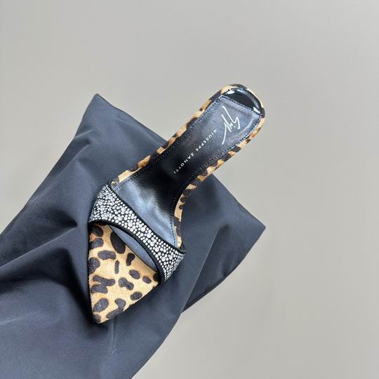 Giuseppe Zanotti sz35-40 mnh0418