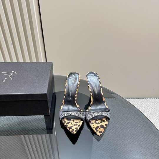 Giuseppe Zanotti sz35-40 mnh0418