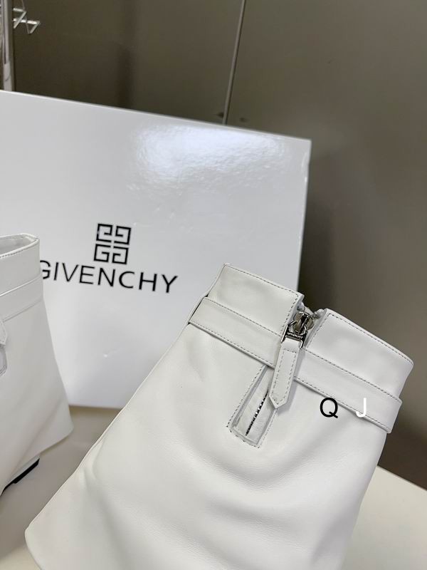 Givenchy sz35-40 4C XJ1101